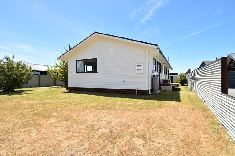 Photo of property in 22 Rhoboro Road, Twizel, 7901