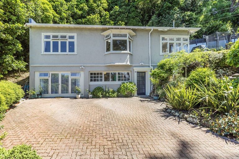 Photo of property in 96 Tio Tio Road, Seatoun, Wellington, 6022