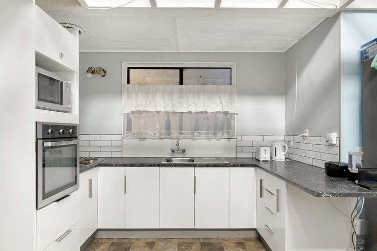 Photo of property in 212 Tyndall Road, Outer Kaiti, Gisborne, 4010