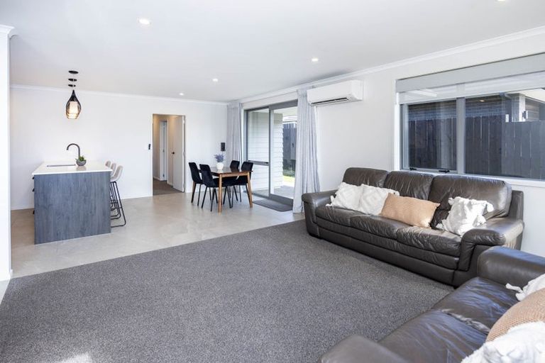 Photo of property in 8 Whakatipu Street, Temple View, Hamilton, 3218