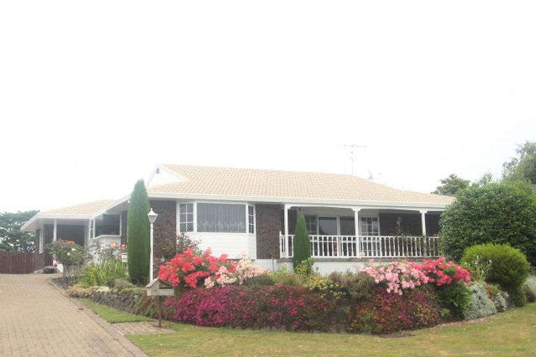 Photo of property in 16 Randell Place, Te Puke, 3119