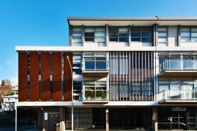 Photo of property in Revolucion Apartments, 101e/28 Torrens Terrace, Mount Cook, Wellington, 6011