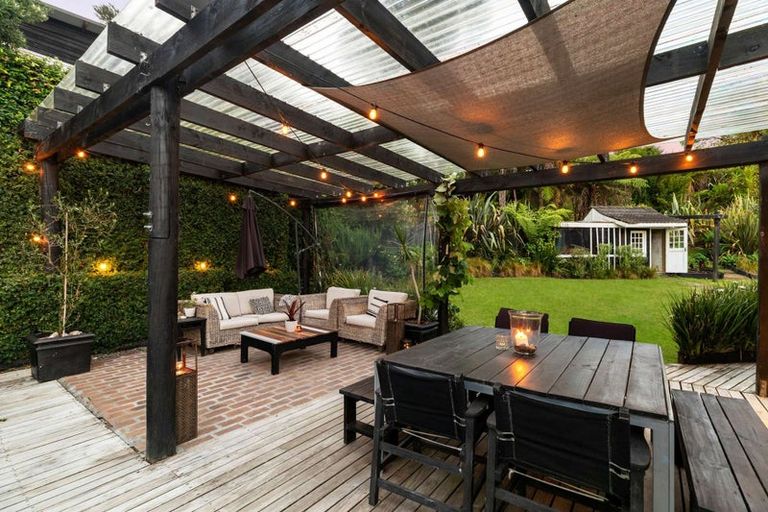 Photo of property in 754 South Titirangi Road, Titirangi, Auckland, 0604