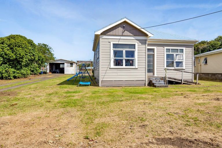 Photo of property in 64 Puriri Street, Hawera, 4610
