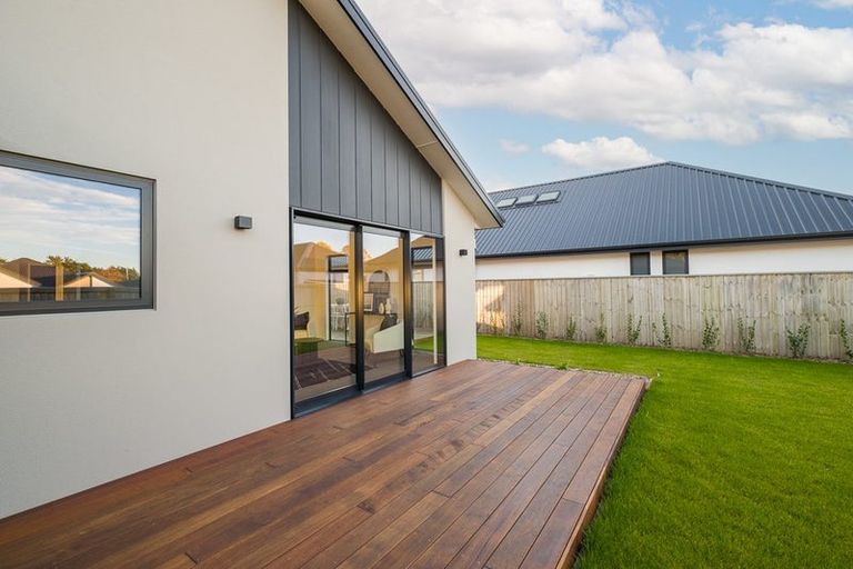 Photo of property in 32 Withers Crescent, Halswell, Christchurch, 8025