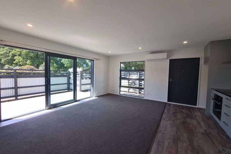 Photo of property in 1/11 Defoe Place, Waltham, Christchurch, 8023