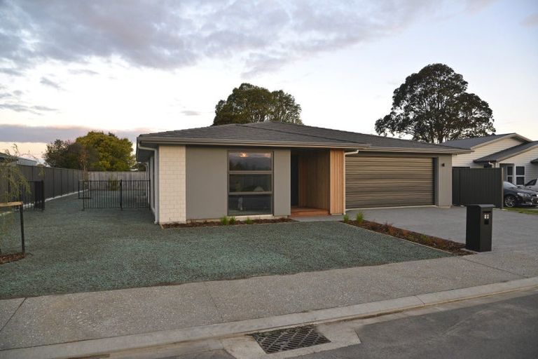 Photo of property in 14 Hereford Drive, Carterton, 5713