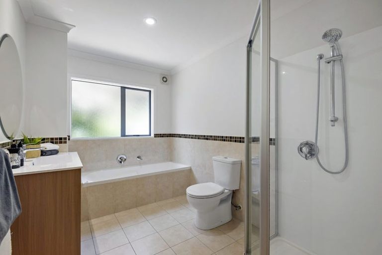 Photo of property in 14 Durbin Court, Greenhithe, Auckland, 0632