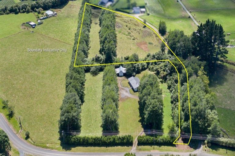 Photo of property in 279 North Manakau Road, Manakau, 5573
