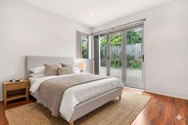Photo of property in 1/18 Forrest Hill Road, Forrest Hill, Auckland, 0620