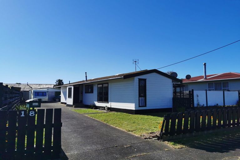 Photo of property in 18 Mcguire Street, Hawera, 4610