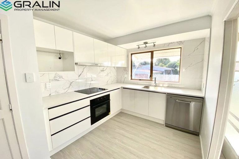 Photo of property in 101 Matipo Road, Te Atatu Peninsula, Auckland, 0610