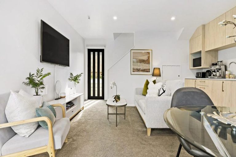 Photo of property in 2/2 Jadewynn Drive, Massey, Auckland, 0614