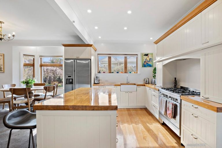 Photo of property in 25 Main Street, Greytown, 5712