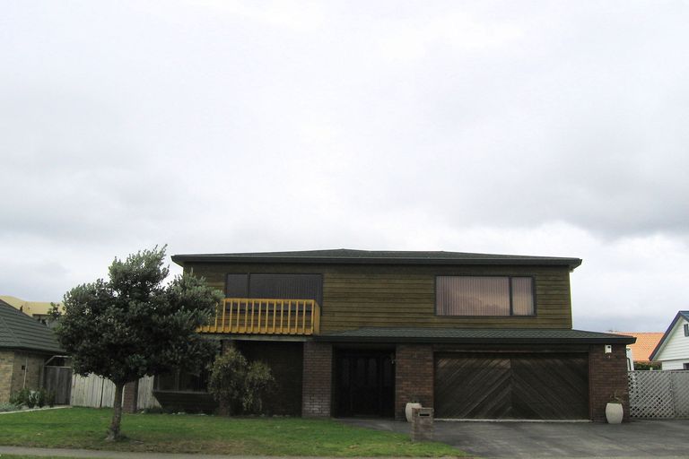 Photo of property in 4 Kotuku Drive, Paraparaumu Beach, Paraparaumu, 5032