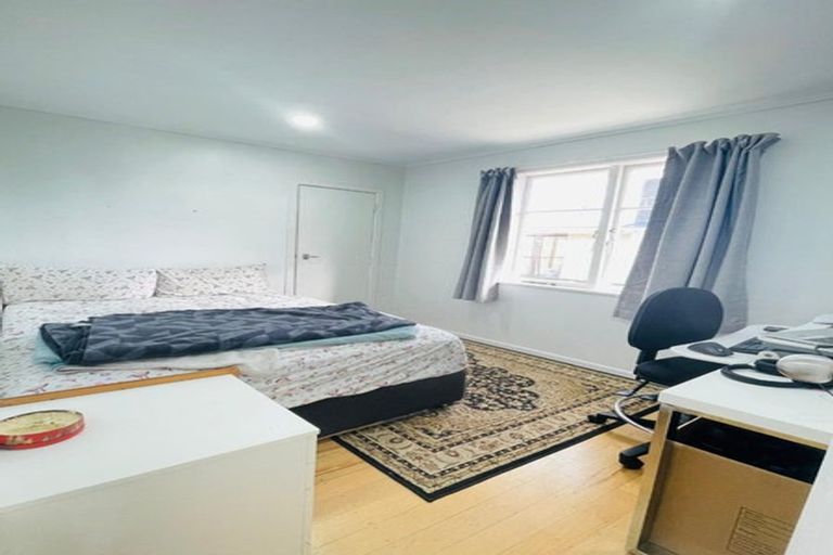 Photo of property in 60 Glen Marine Parade, Glendene, Auckland, 0602