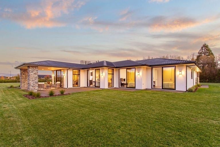 Photo of property in 21 Classiebawn Lane, Prebbleton, 7676