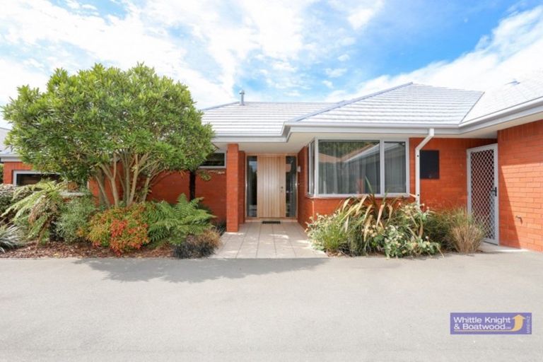 Photo of property in 103 Hawthornden Road, Avonhead, Christchurch, 8042