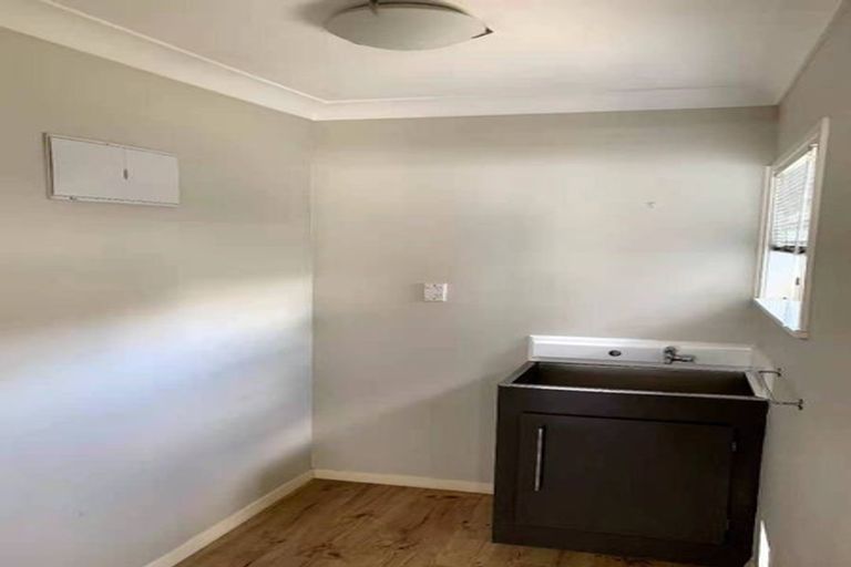 Photo of property in 43 Minaret Drive, Bucklands Beach, Auckland, 2014