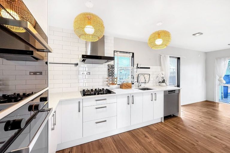 Photo of property in 118b Hepburn Road, Glendene, Auckland, 0602