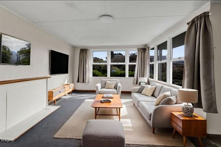Photo of property in 40 Banks Street, Marfell, New Plymouth, 4310