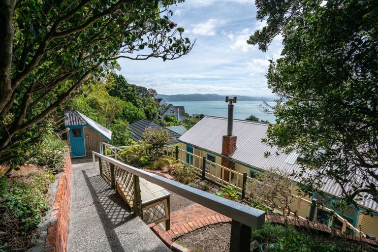 Photo of property in 15 Thane Road, Roseneath, Wellington, 6011