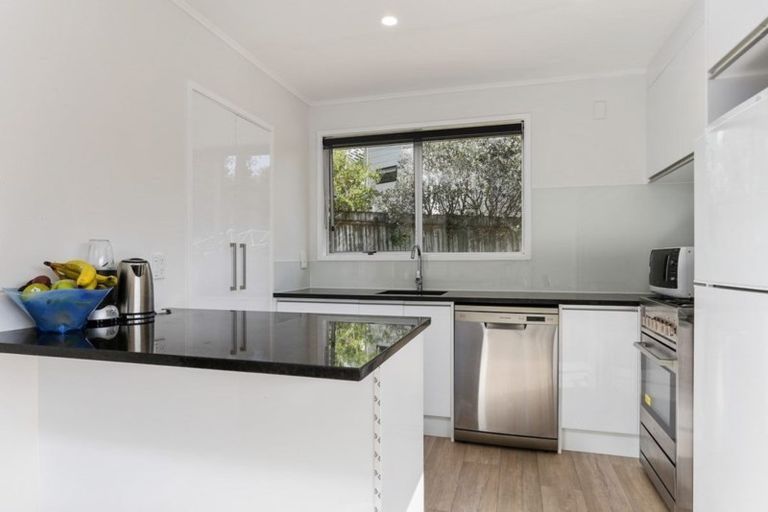 Photo of property in 14 Sunburst Lane, Torbay, Auckland, 0630
