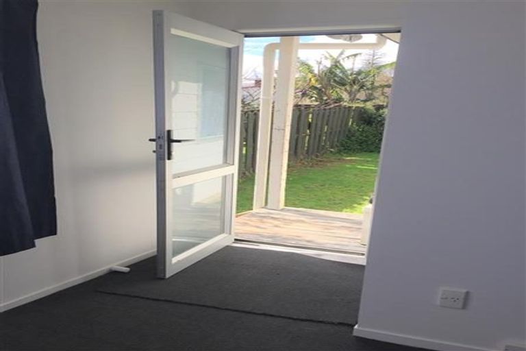 Photo of property in 2/119 Flat Bush Road, Clover Park, Auckland, 2023
