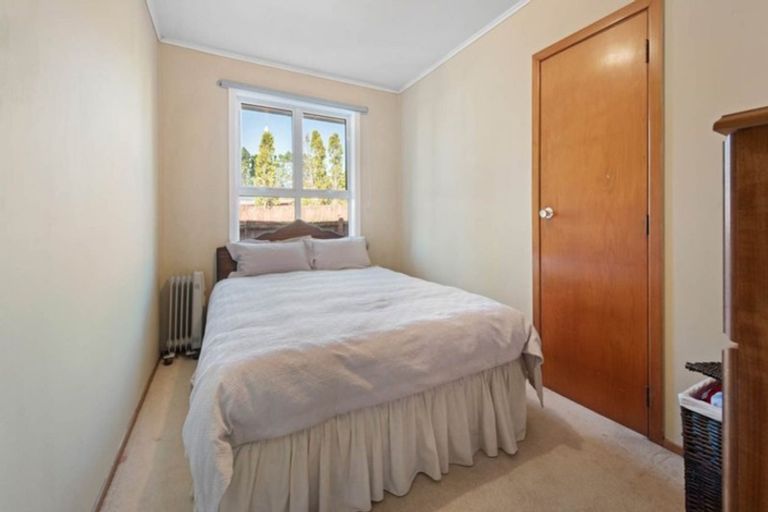 Photo of property in 34 Cutler Street, New Lynn, Auckland, 0600