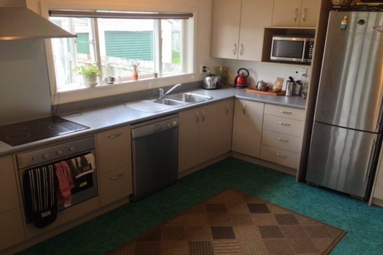 Photo of property in 34 Palm Avenue, Lyall Bay, Wellington, 6022