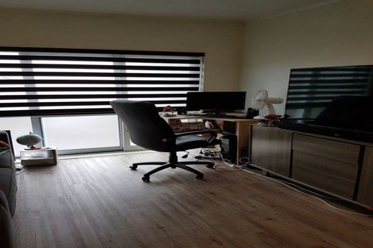 Photo of property in 2/101 Hillside Road, Glenfield, Auckland, 0627