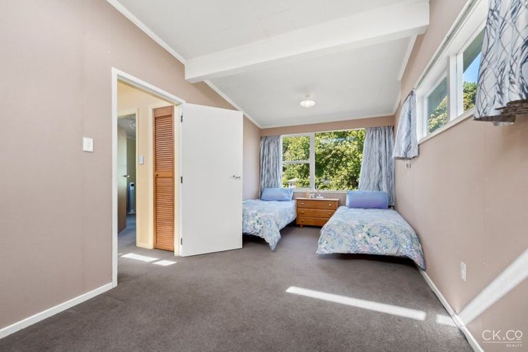 Photo of property in 7 Manor Drive, Stokes Valley, Lower Hutt, 5019