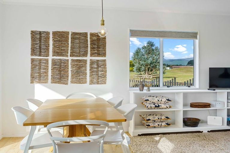 Photo of property in 3 Mavis Avenue, Waikawa Beach, Manakau, 5573