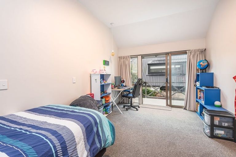 Photo of property in 35 Garden Road, Merivale, Christchurch, 8014