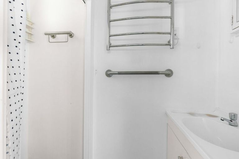 Photo of property in 83 Hampden Street, Picton, 7220