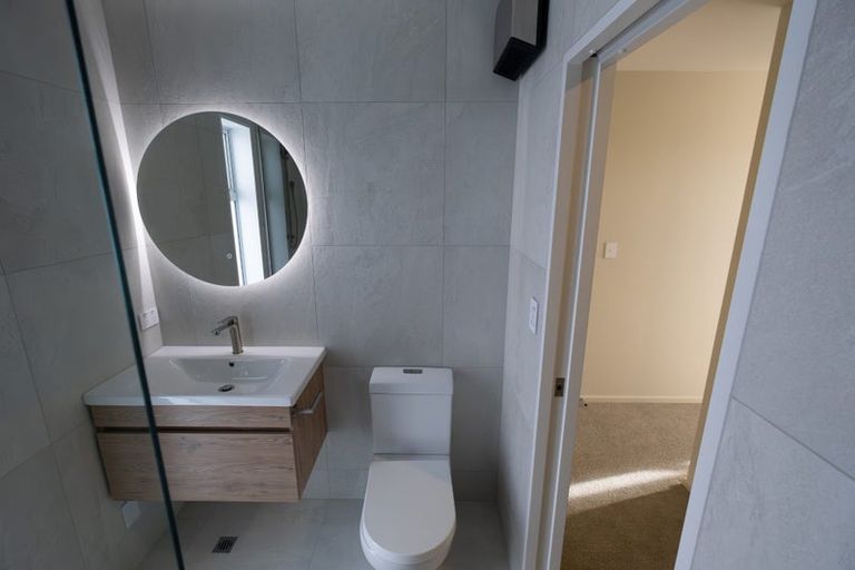 Photo of property in 5a Gill Avenue, Te Atatu Peninsula, Auckland, 0610