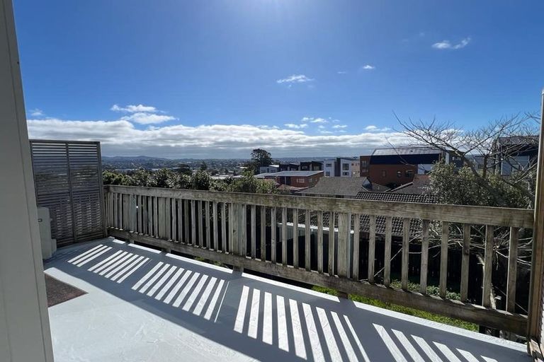 Photo of property in 13/242 Great North Road, Henderson, Auckland, 0612