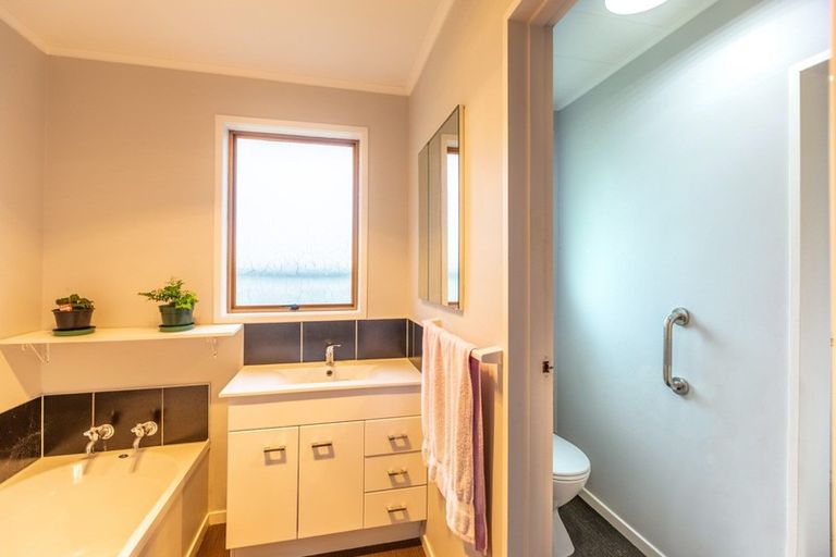 Photo of property in 90 Freyberg Avenue, Tamatea, Napier, 4112