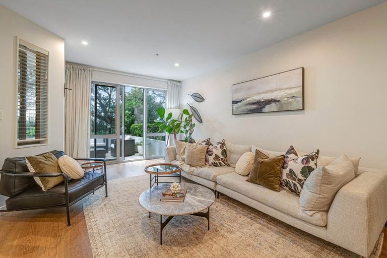 Photo of property in 1/7 The Promenade, Takapuna, Auckland, 0622