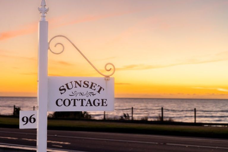 Photo of property in 96 Marine Parade, Paraparaumu Beach, Paraparaumu, 5032