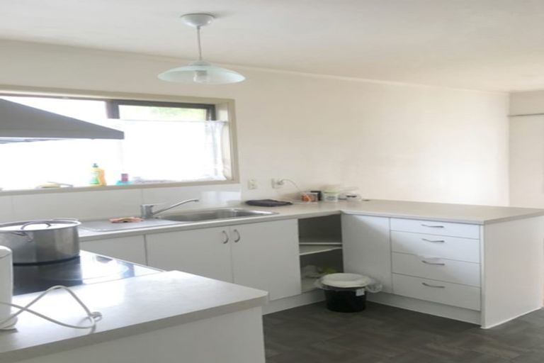 Photo of property in 29 Chilcott Road, Henderson, Auckland, 0612