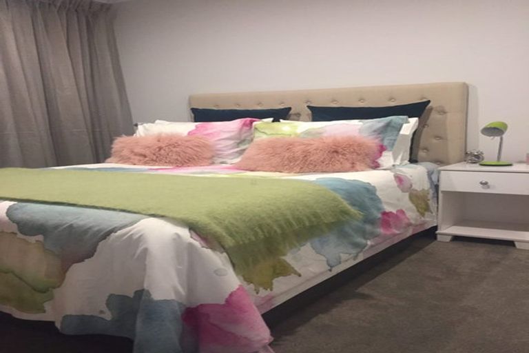 Photo of property in 81a Hobsonville Point Road, Hobsonville, Auckland, 0616