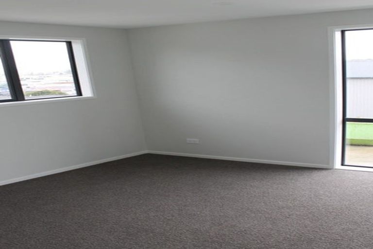Photo of property in 2/59 Glenview Road, Glen Eden, Auckland, 0602