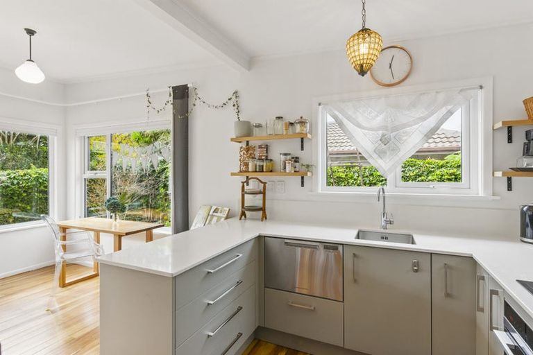 Photo of property in 1/52 Matatua Road, Raumati Beach, Paraparaumu, 5032