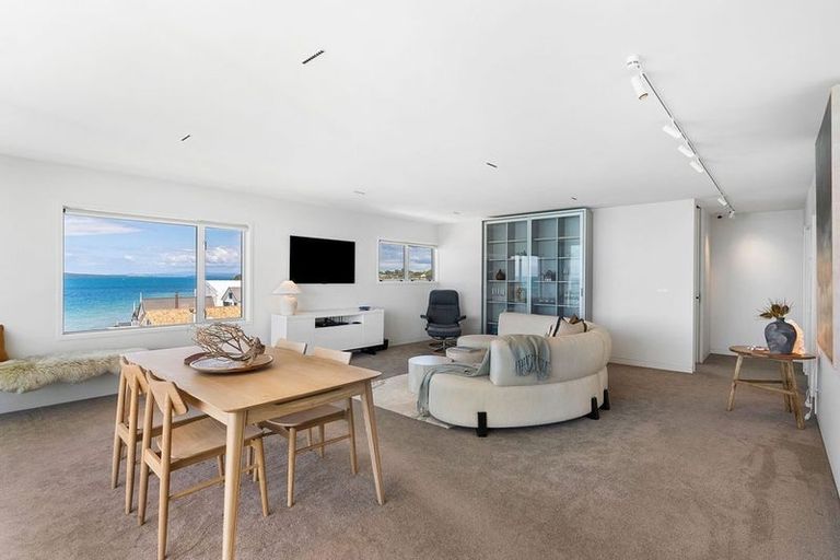 Photo of property in Seaview Apartments, 13/64 Milford Road, Milford, Auckland, 0620