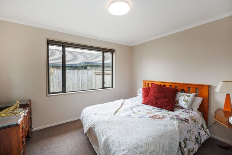 Photo of property in 78 Geneva Terrace, Kelvin Grove, Palmerston North, 4414