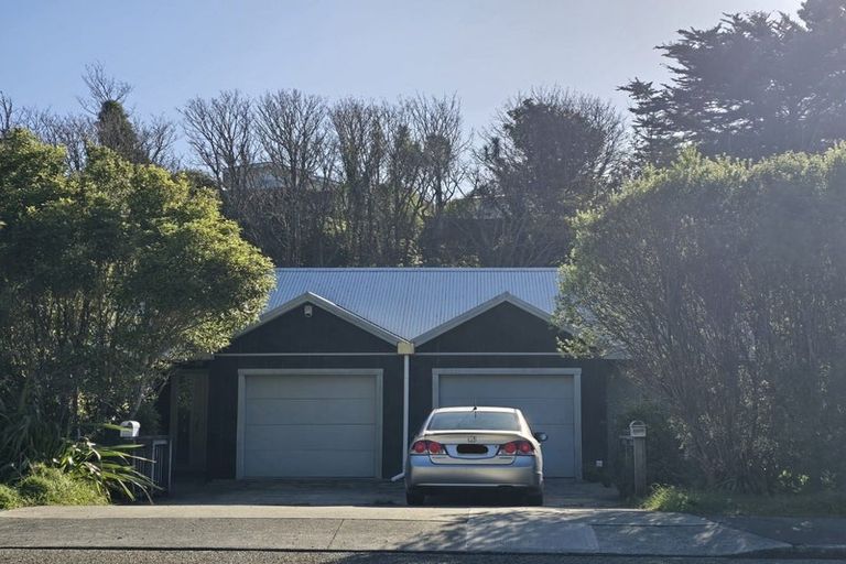 Photo of property in 263 Middleton Road, Glenside, Wellington, 6037