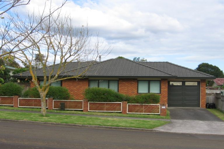 Photo of property in 7 Grande Vue Road, Papatoetoe, Auckland, 2025