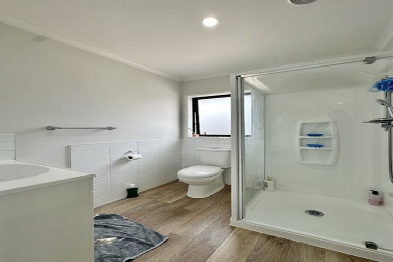 Photo of property in 33 Hopkirk Avenue, Wallaceville, Upper Hutt, 5018