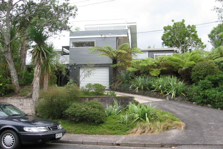 Photo of property in 9 Miha Road, Titirangi, Auckland, 0604